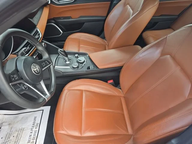 2019 Alfa Romeo Giulia - Image 15 of 19