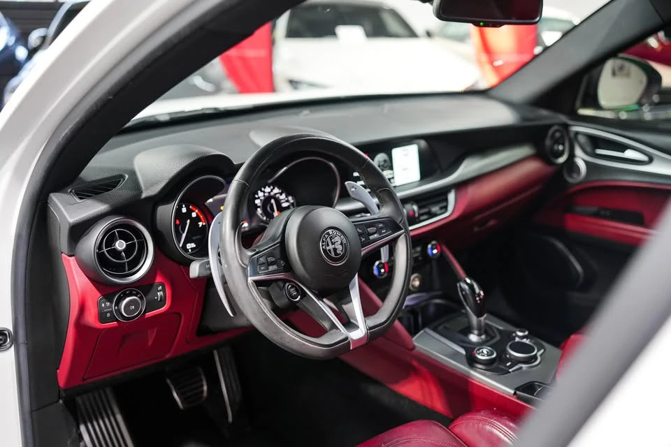 2019 Alfa Romeo Stelvio - Image 15 of 20