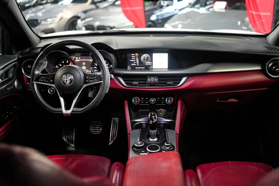 2019 Alfa Romeo Stelvio - Image 16 of 20