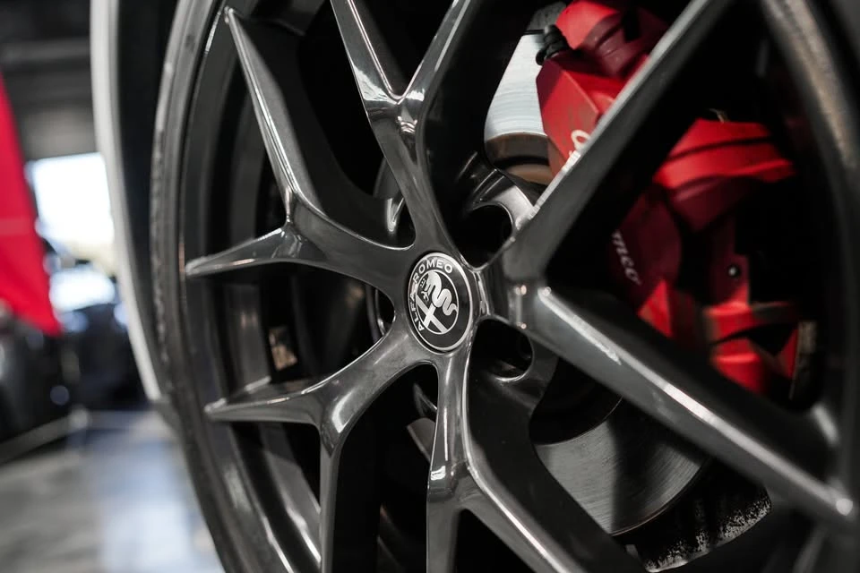 2019 Alfa Romeo Stelvio - Image 14 of 20