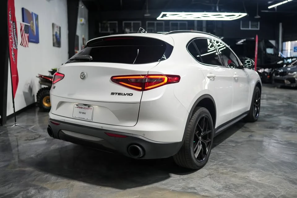 2019 Alfa Romeo Stelvio - Image 9 of 20