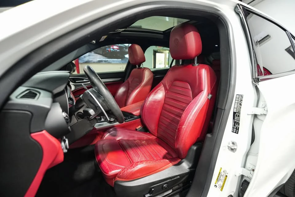 2019 Alfa Romeo Stelvio - Image 18 of 20