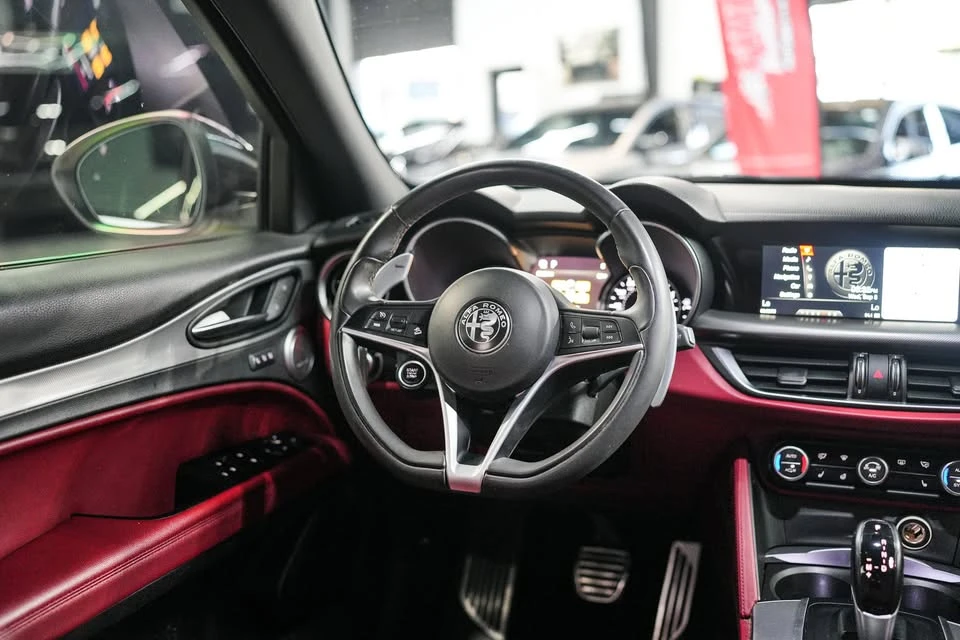 2019 Alfa Romeo Stelvio - Image 17 of 20