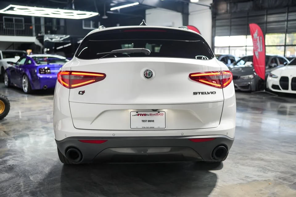 2019 Alfa Romeo Stelvio - Image 10 of 20