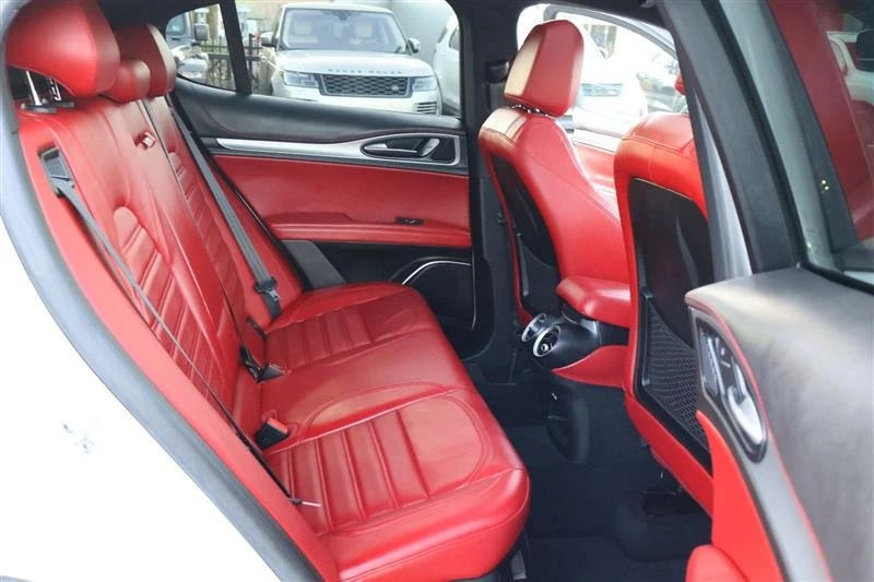 2019 Alfa Romeo Stelvio - Image 15 of 20