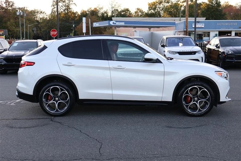 2019 Alfa Romeo Stelvio - Image 9 of 20