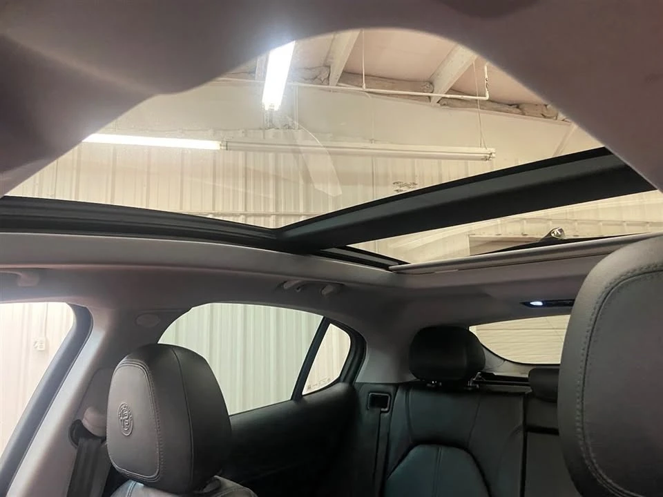 2019 Alfa Romeo Stelvio - Image 19 of 20
