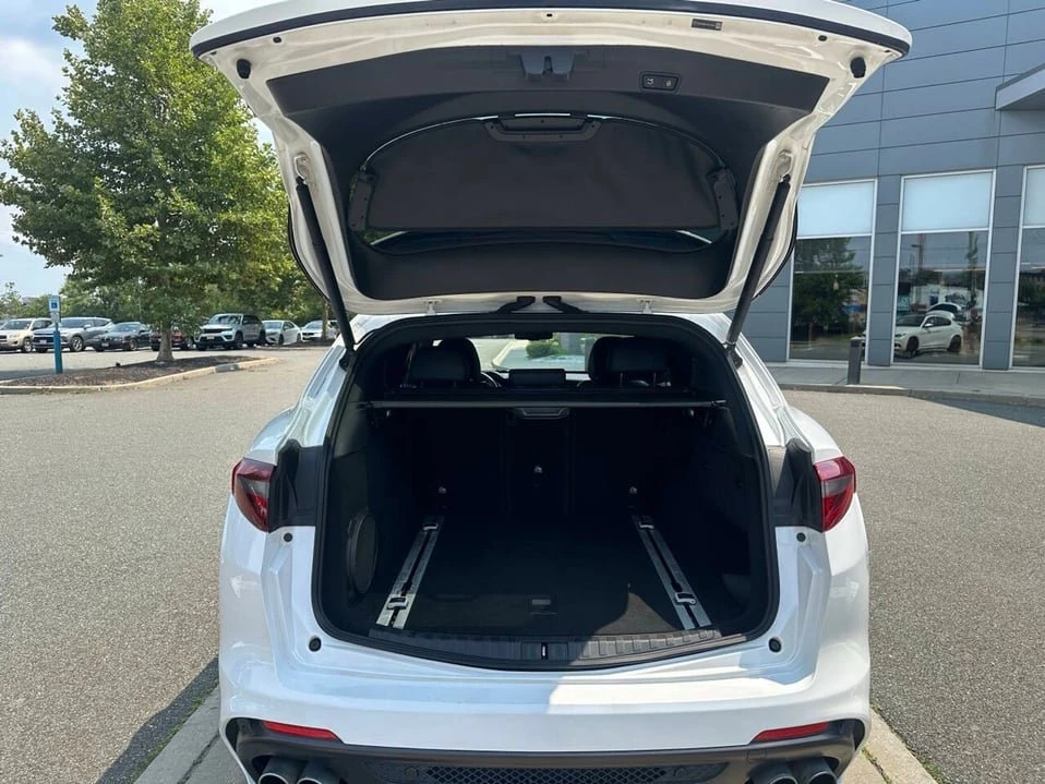 2019 Alfa Romeo Stelvio - Image 16 of 20