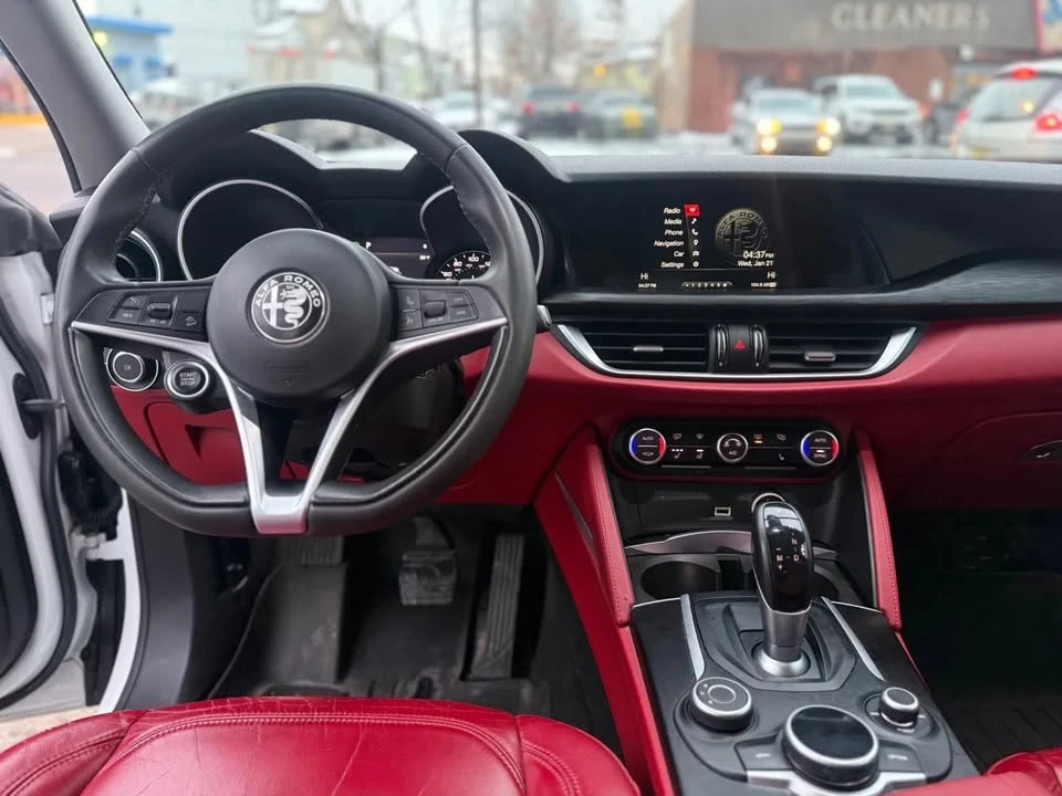 2019 Alfa Romeo Stelvio - Image 16 of 19