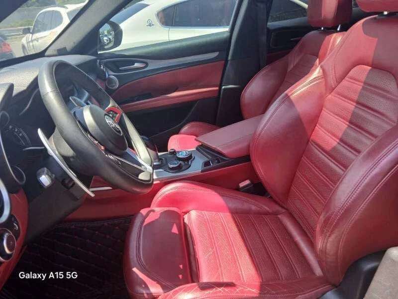 2019 Alfa Romeo Stelvio - Image 11 of 20