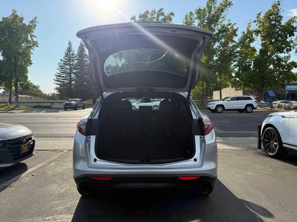 2019 Alfa Romeo Stelvio - Image 9 of 19