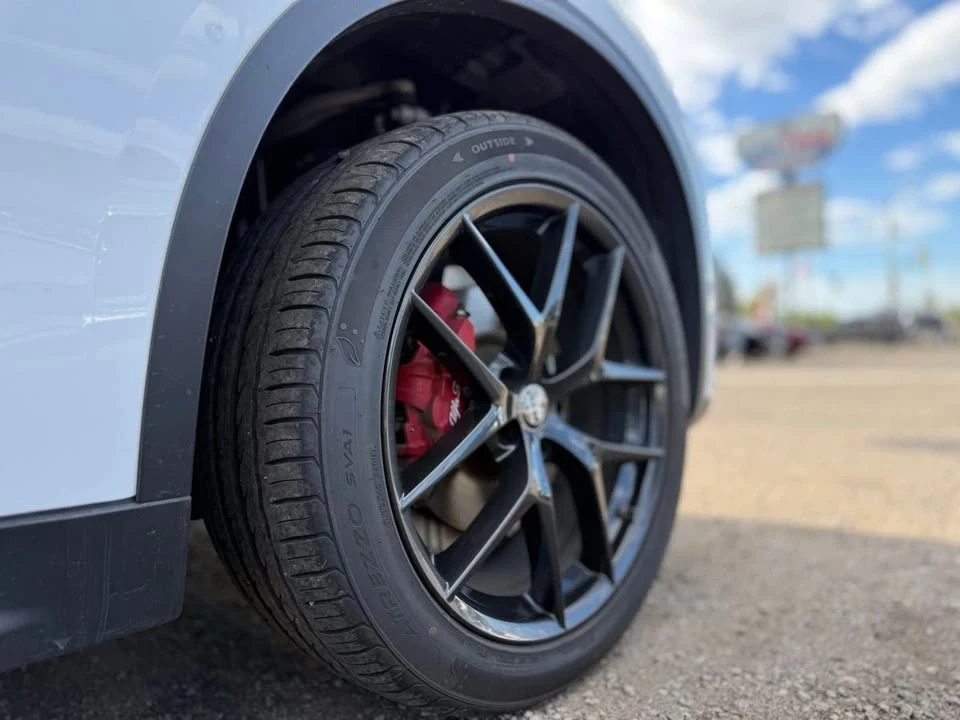 2019 Alfa Romeo Stelvio - Image 9 of 18