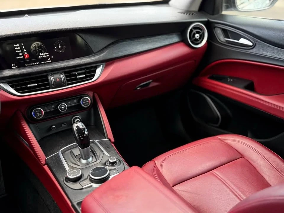 2019 Alfa Romeo Stelvio - Image 16 of 18