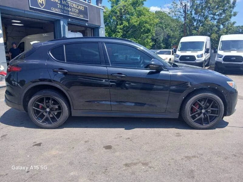 2019 Alfa Romeo Stelvio - Image 18 of 20