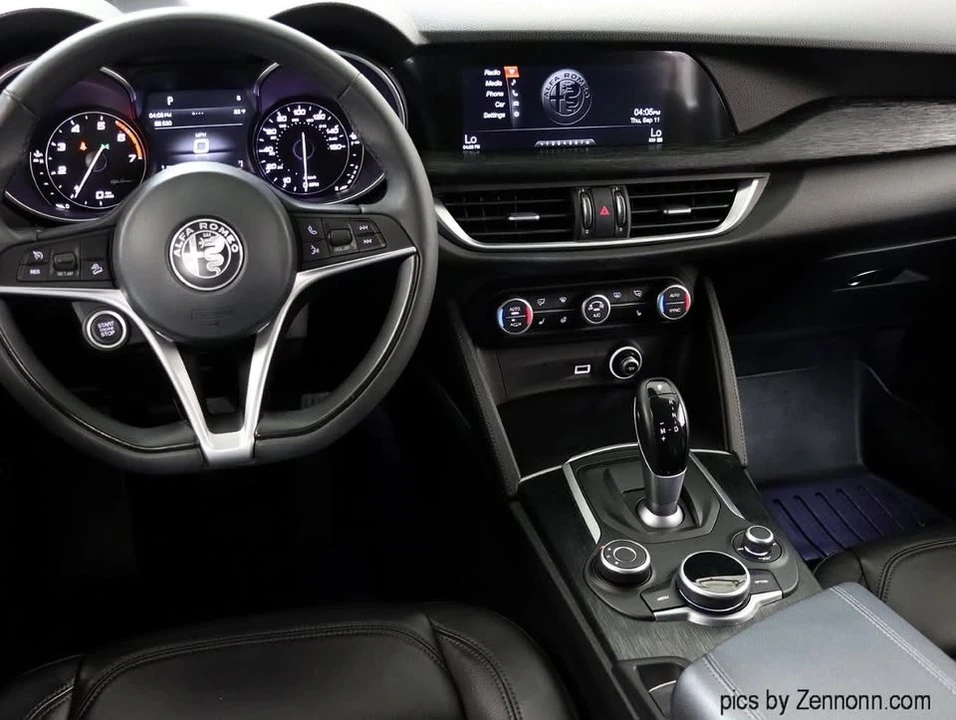 2019 Alfa Romeo Stelvio - Image 17 of 20