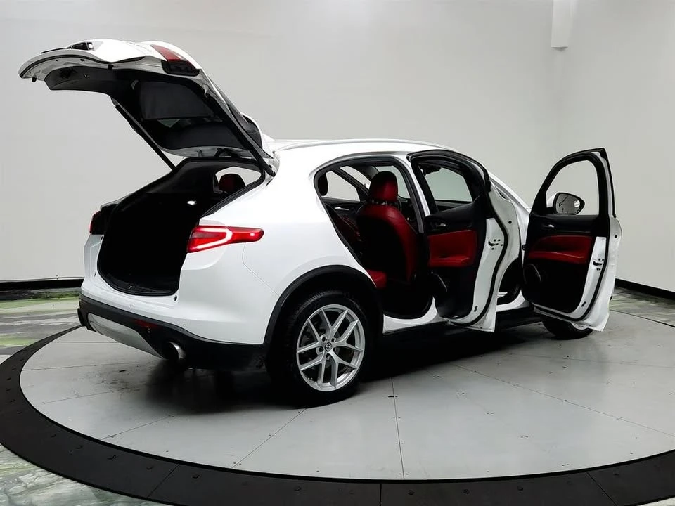 2019 Alfa Romeo Stelvio - Image 11 of 19