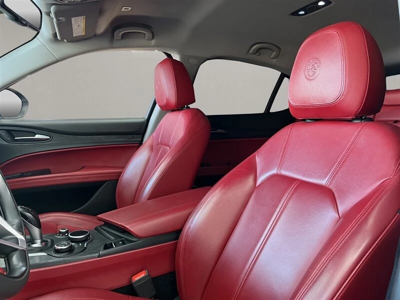 2019 Alfa Romeo Stelvio - Image 9 of 20