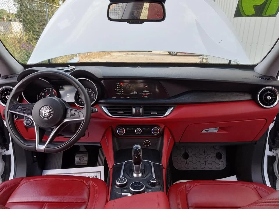 2019 Alfa Romeo Stelvio - Image 12 of 17