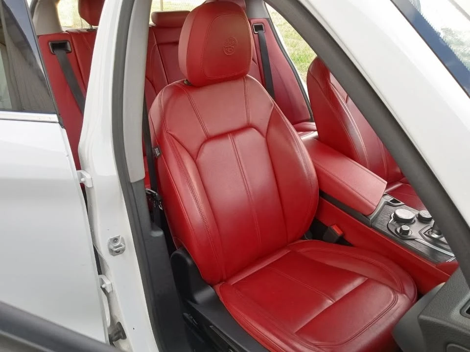 2019 Alfa Romeo Stelvio - Image 11 of 17