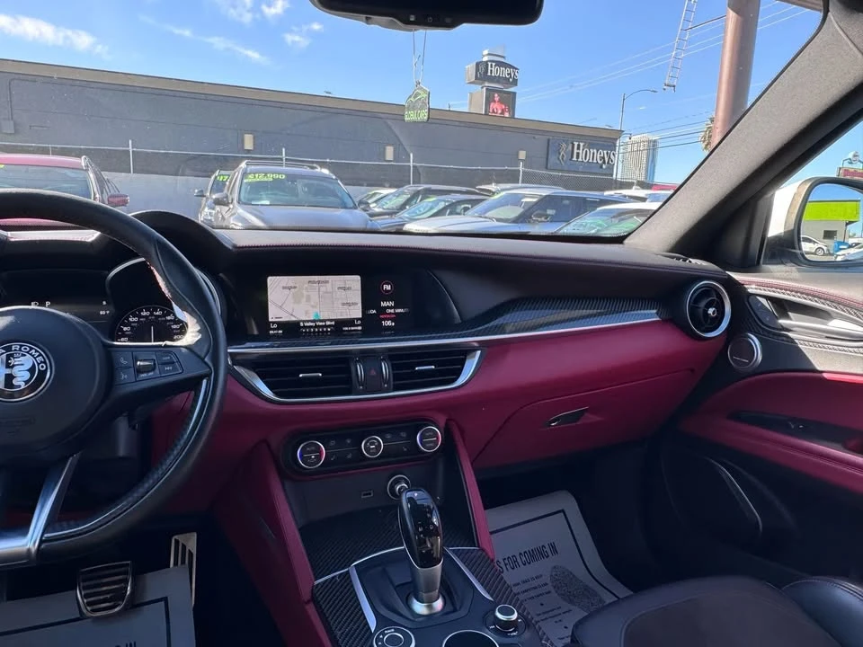 2019 Alfa Romeo Stelvio - Image 18 of 19