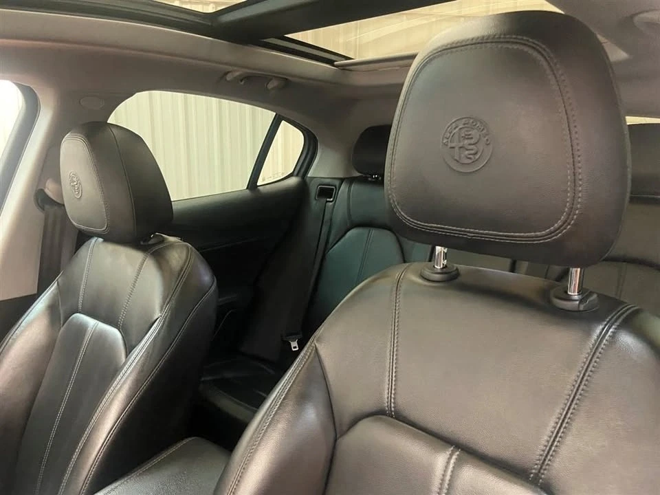 2019 Alfa Romeo Stelvio - Image 15 of 17