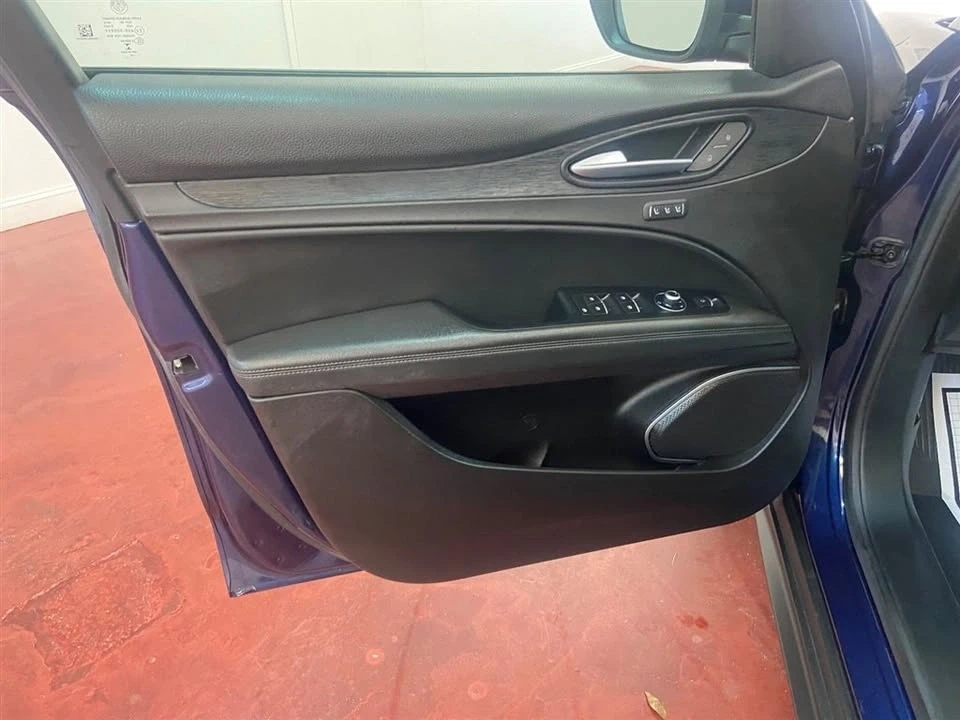 2019 Alfa Romeo Stelvio - Image 12 of 17