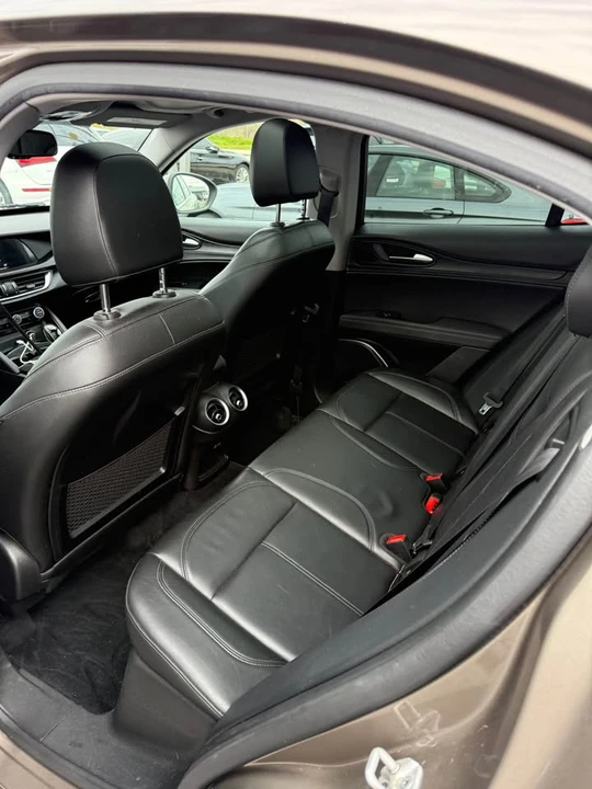 2019 Alfa Romeo Stelvio - Image 9 of 18