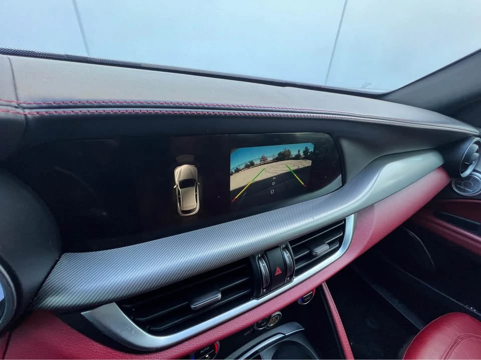2019 Alfa Romeo Stelvio - Image 11 of 17