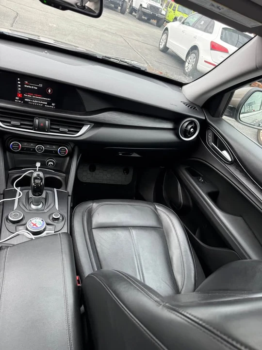 2019 Alfa Romeo Stelvio - Image 13 of 18