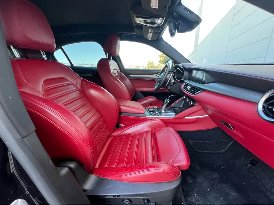 2019 Alfa Romeo Stelvio - Image 16 of 17
