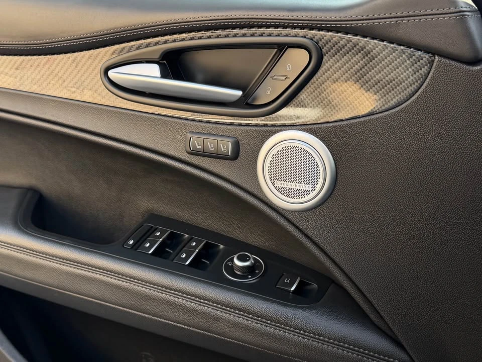 2019 Alfa Romeo Stelvio - Image 14 of 18