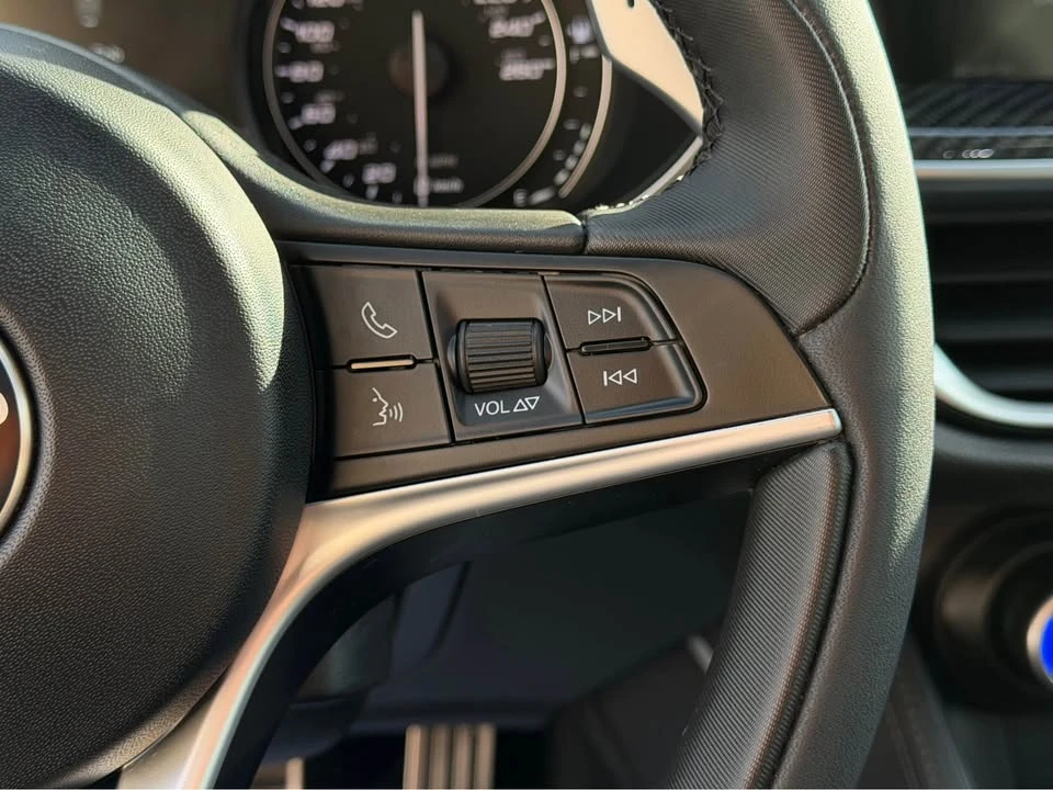 2019 Alfa Romeo Stelvio - Image 16 of 18