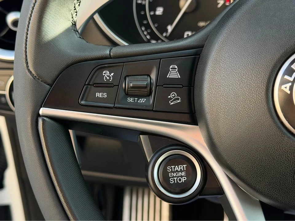 2019 Alfa Romeo Stelvio - Image 15 of 18