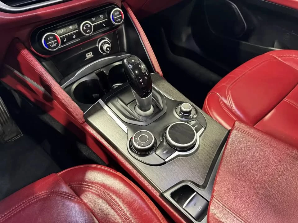 2019 Alfa Romeo Stelvio - Image 12 of 20