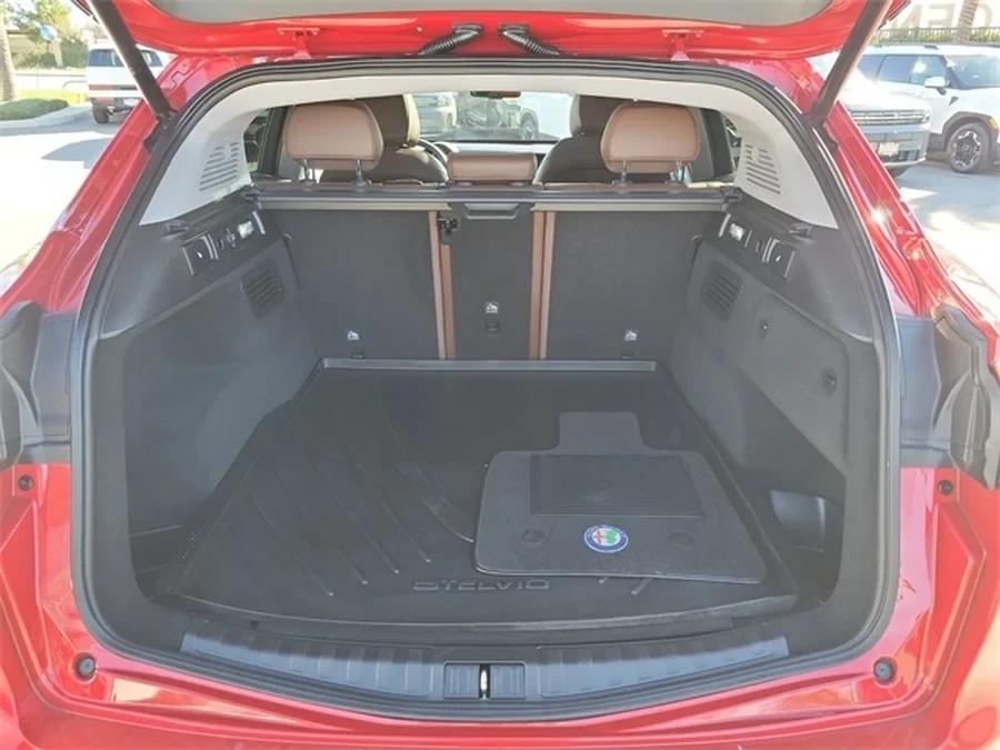2019 Alfa Romeo Stelvio - Image 5 of 11