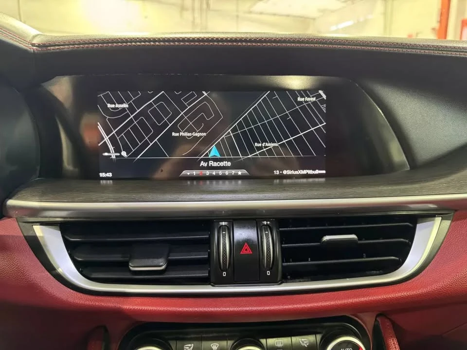 2019 Alfa Romeo Stelvio - Image 15 of 20