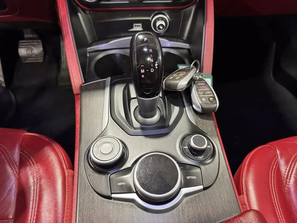 2019 Alfa Romeo Stelvio - Image 13 of 20