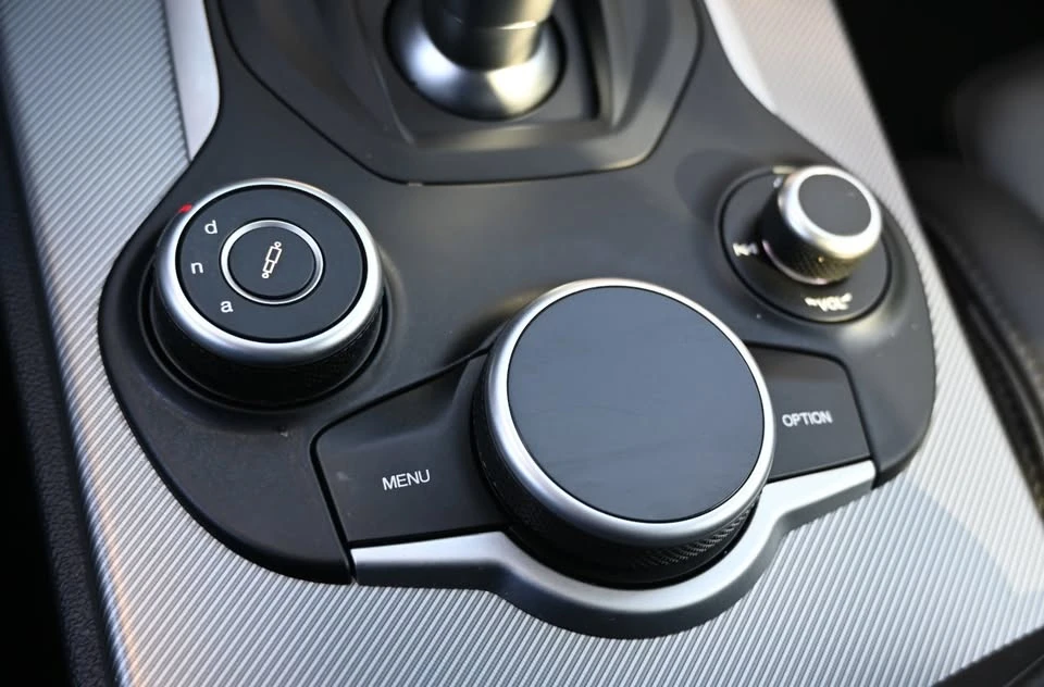 2019 Alfa Romeo Stelvio - Image 9 of 18