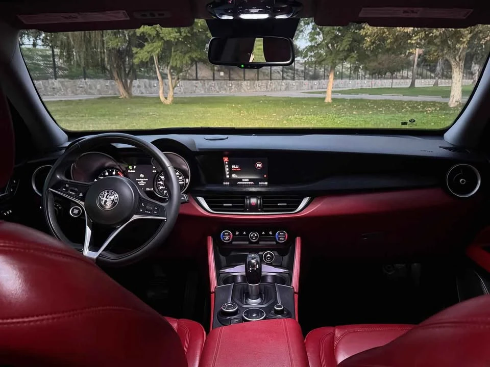 2019 Alfa Romeo Stelvio - Image 19 of 20