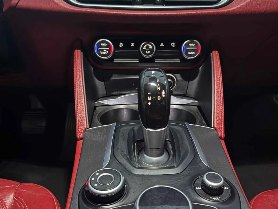 2019 Alfa Romeo Stelvio - Image 7 of 20