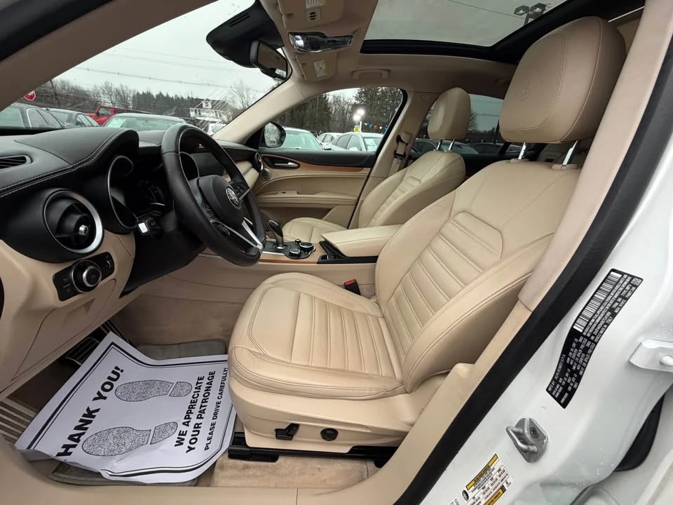 2019 Alfa Romeo Stelvio - Image 13 of 20