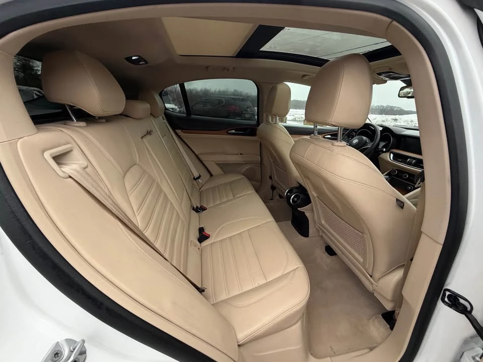 2019 Alfa Romeo Stelvio - Image 15 of 20