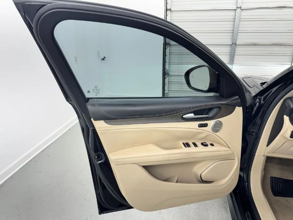 2019 Alfa Romeo Stelvio - Image 16 of 20