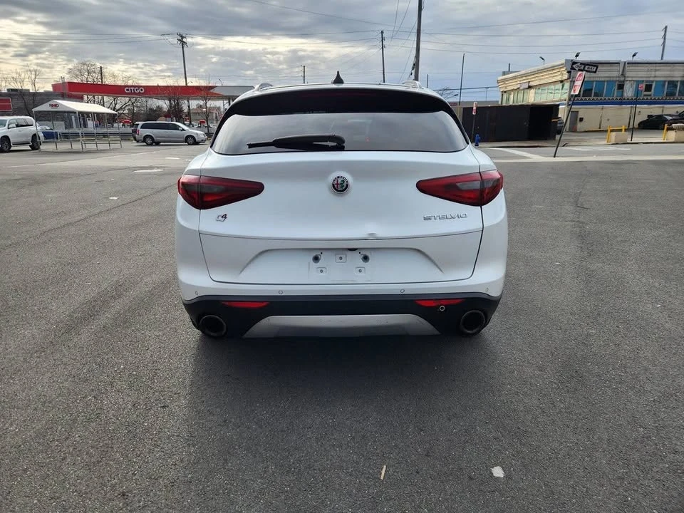 2019 Alfa Romeo Stelvio - Image 5 of 17