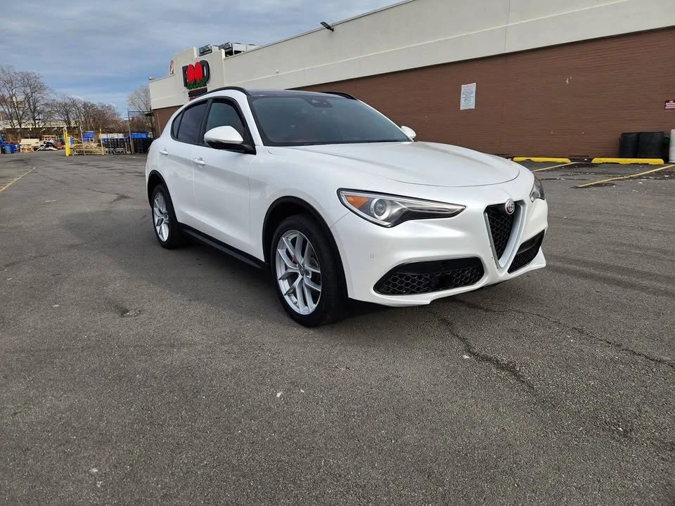 2019 Alfa Romeo Stelvio - Image 8 of 17