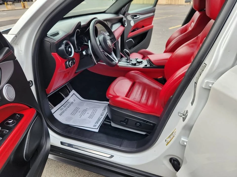 2019 Alfa Romeo Stelvio - Image 13 of 17