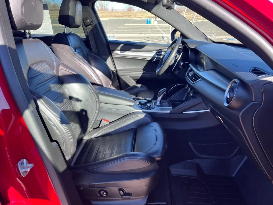 2019 Alfa Romeo Stelvio - Image 13 of 18