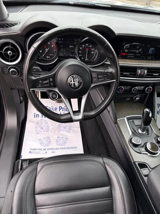 2019 Alfa Romeo Stelvio - Image 11 of 17