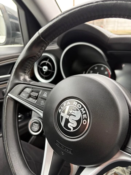 2019 Alfa Romeo Stelvio - Image 6 of 17