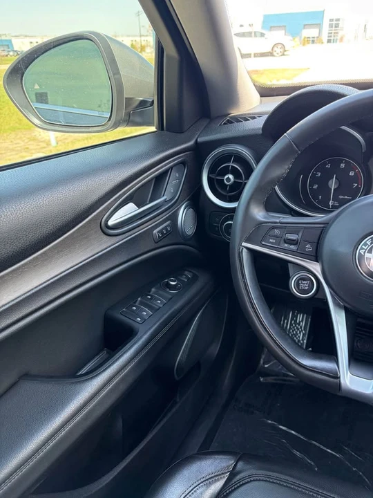 2019 Alfa Romeo Stelvio - Image 9 of 12